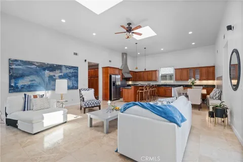 3718 S Barrington Ave, Los Angeles, CA 90066 - MLS#: SB25023688