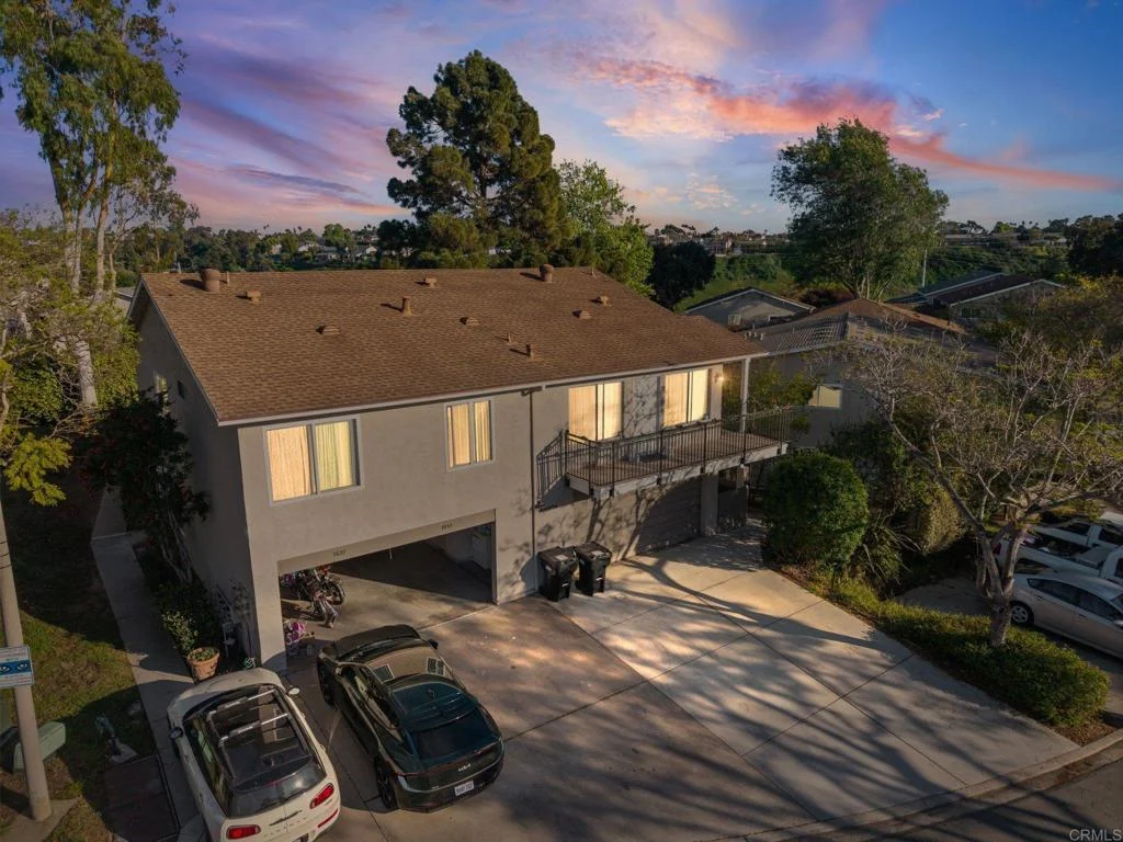 7833 Camino Huerta, San Diego, CA 92122