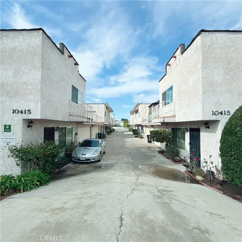 10415 Mcvine Avenue Unit 2, Sunland, CA MLS: GD25018905