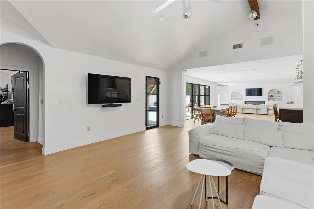 Additional image 80 of 22960 Calvert Street, Woodland Hills, CA 91367