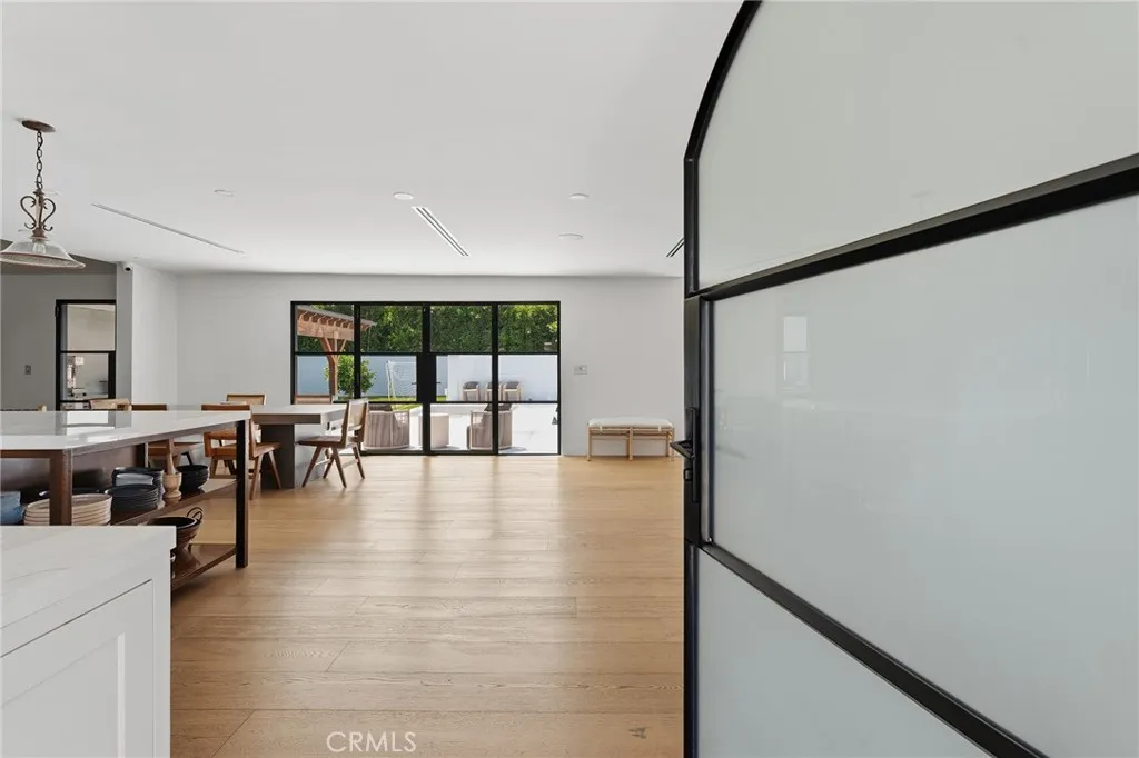 Additional image 61 of 22960 Calvert Street, Woodland Hills, CA 91367