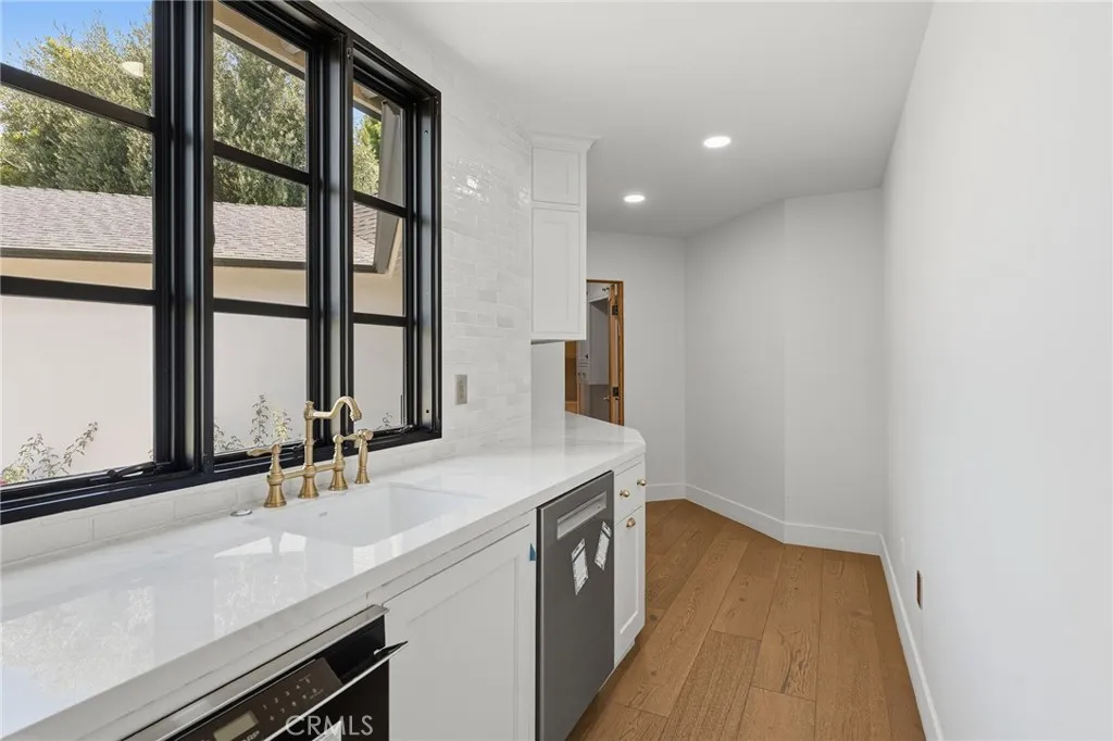 Additional image 73 of 22960 Calvert Street, Woodland Hills, CA 91367