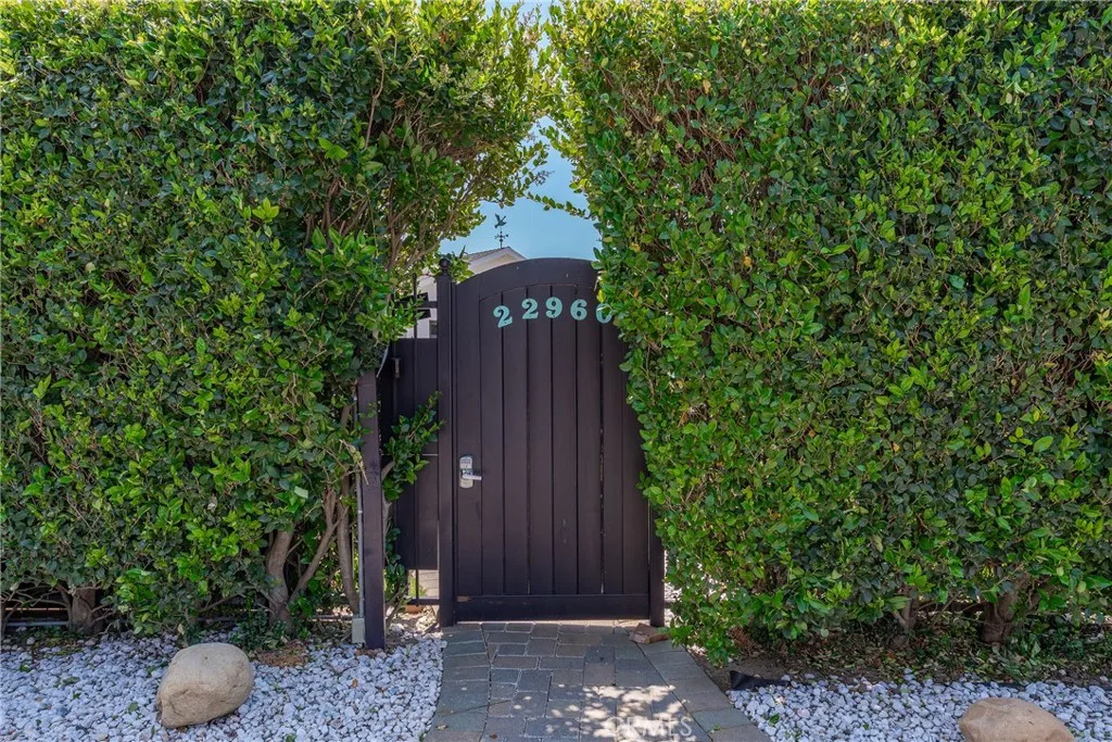 Additional image 106 of 22960 Calvert Street, Woodland Hills, CA 91367
