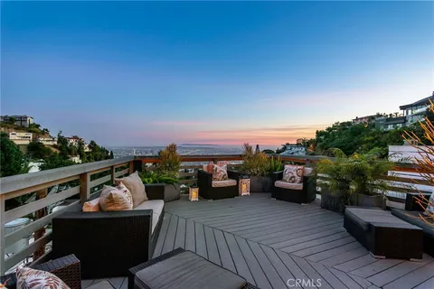 8827 Evanview Drive, Los Angeles, CA MLS: SR24051381
