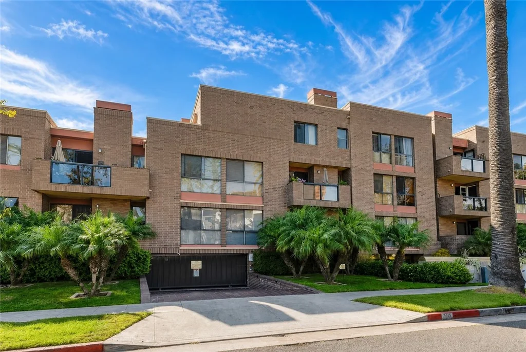 235 S Tower Dr Unit 108, Beverly Hills, CA 90211