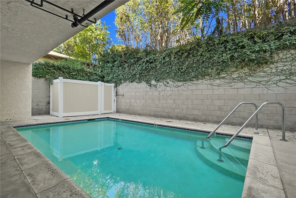 6250 Fulton Avenue Unit 105, Van Nuys, CA 91401