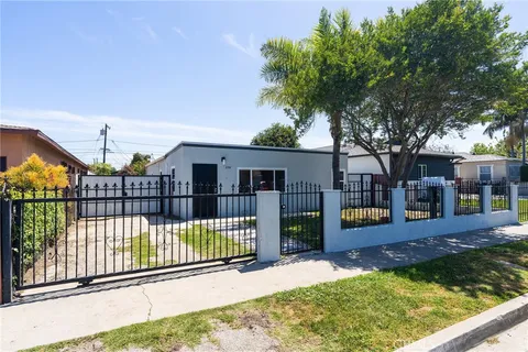 208 W Caldwell Street, Compton, CA MLS: SB25115296