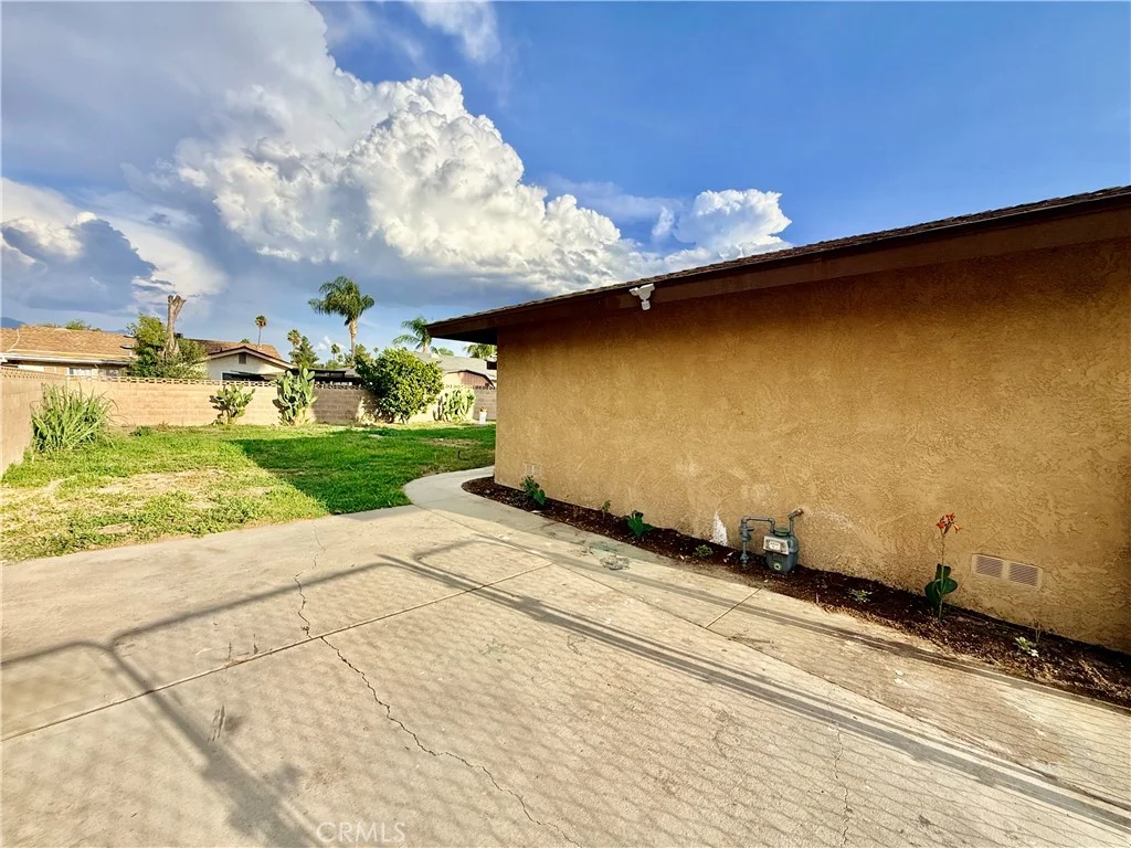 542 N Girard St, Hemet, CA 92544