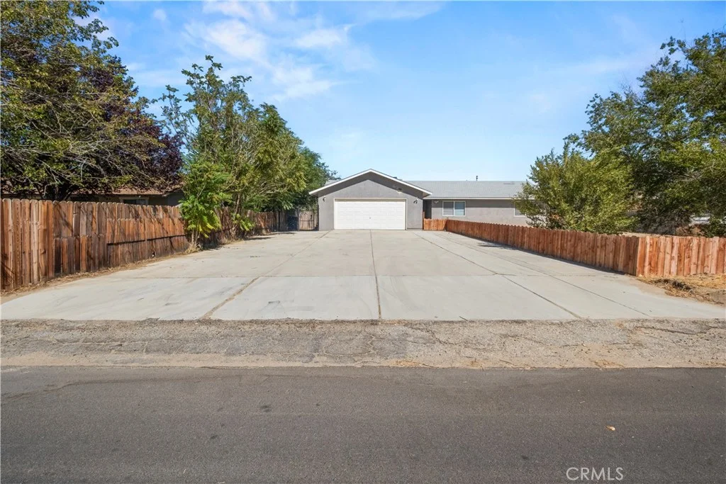 40904 168th St E, Lake Los Angeles, CA 93535
