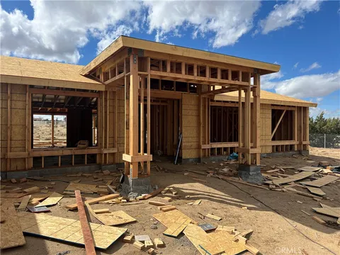 9570 Mescalero Road, Phelan, CA MLS: CV25058704