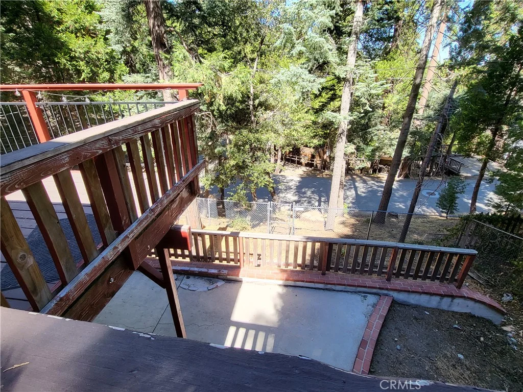 24812 Lake Gregory Dr, Crestline, CA 92325