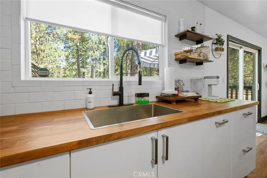 Additional image 6 of 1071 Mountain Ln, Big Bear City, CA 92314