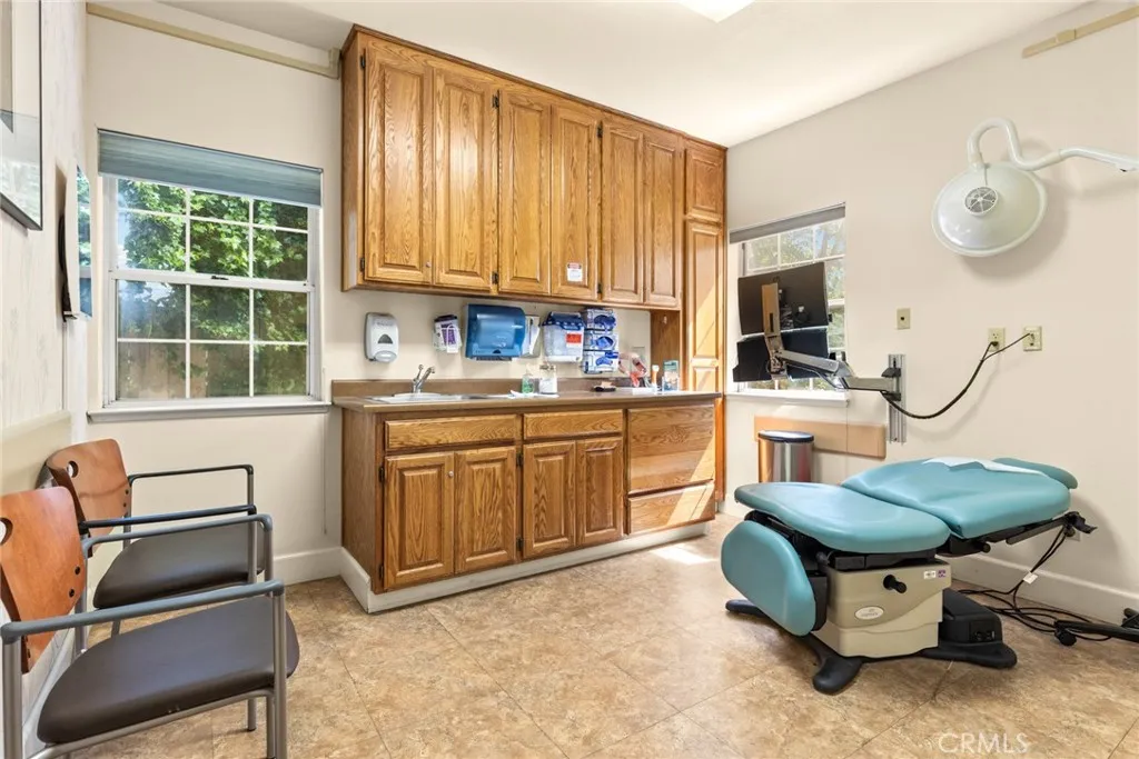 Additional image 5 of 2 Governors Lane, Chico, CA 95926