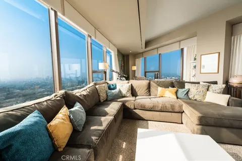 1100 Wilshire Boulevard Unit 2702, Los Angeles, CA MLS: OC24119726