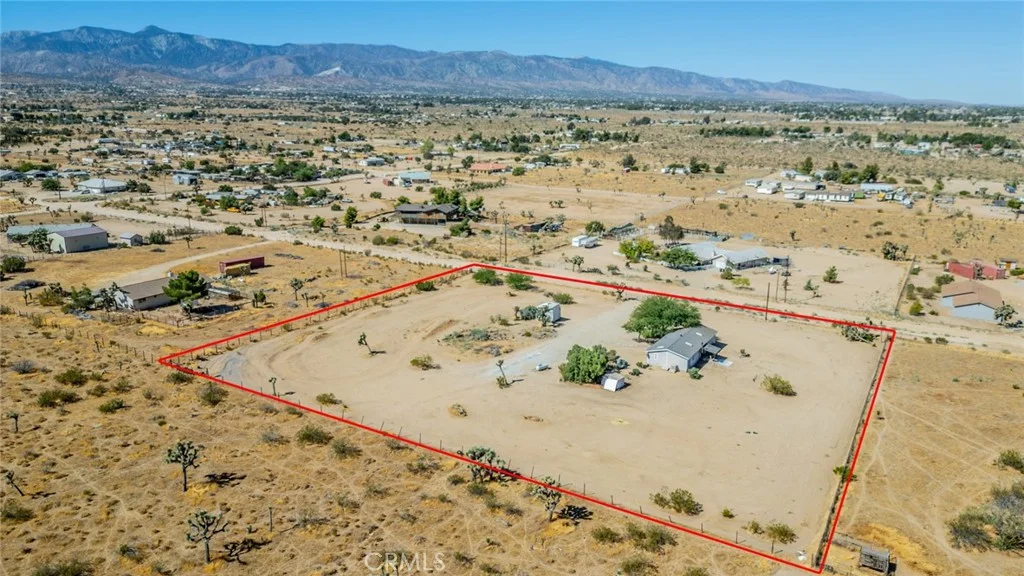 11031 Anderson Ranch Rd, Phelan, CA 92371