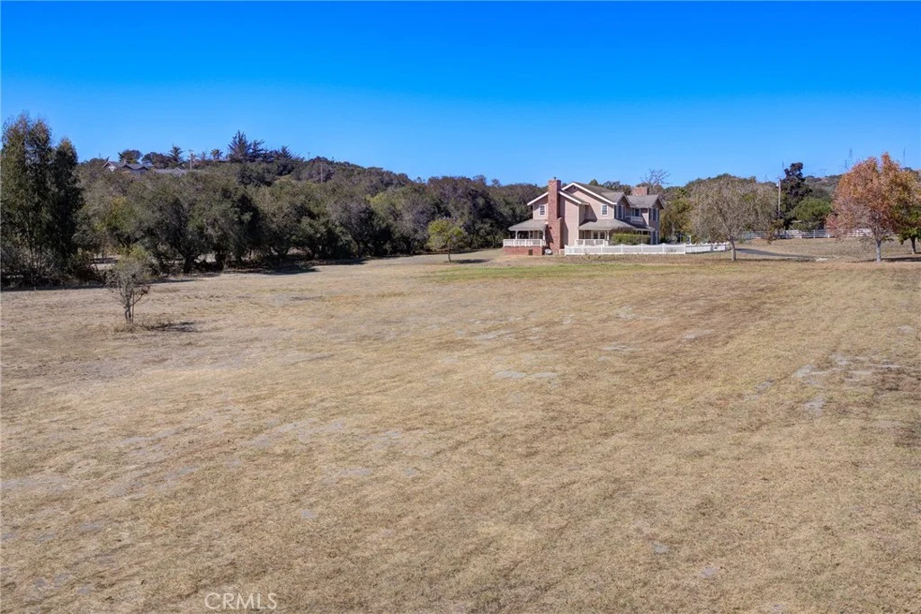 1403 Noyes Road, Arroyo Grande, CA 93420