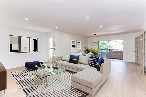 6752 Hillpark Drive Unit 301, Los Angeles, CA 90068 - MLS#: OC25106020