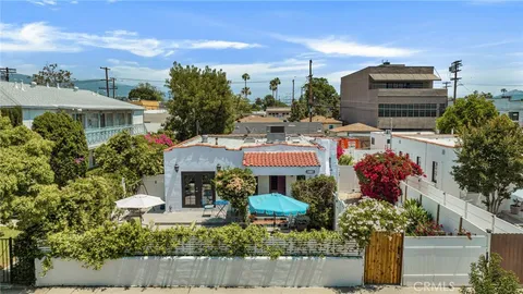 5516 Willowcrest Avenue, North Hollywood, CA MLS: SR25106224