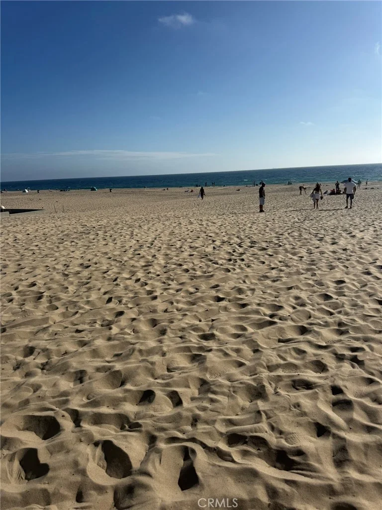 108 Morningside Dr, Manhattan Beach, CA 90266