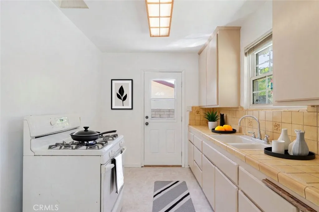 Additional image 65 of 2477 Richelieu Avenue, Los Angeles, CA 90032