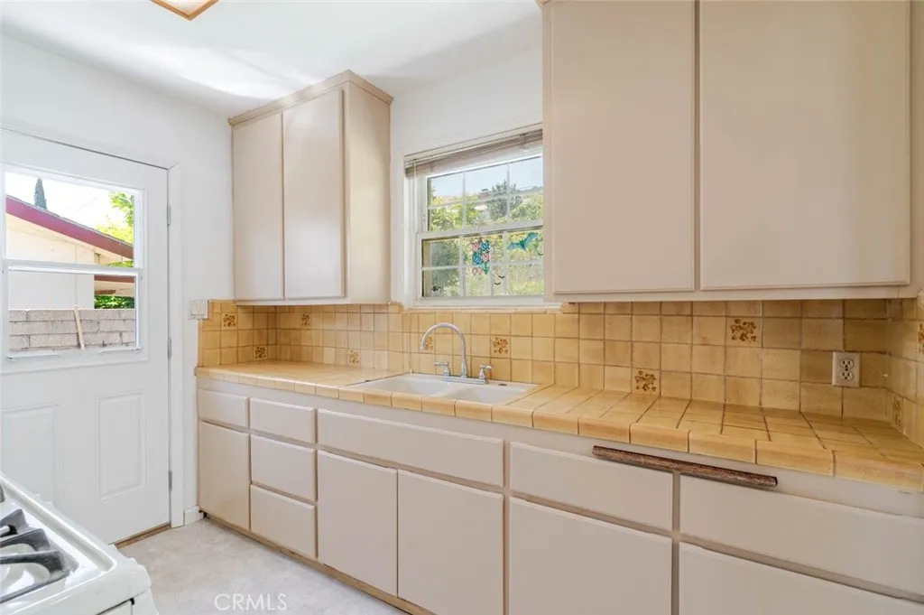 Additional image 64 of 2477 Richelieu Avenue, Los Angeles, CA 90032