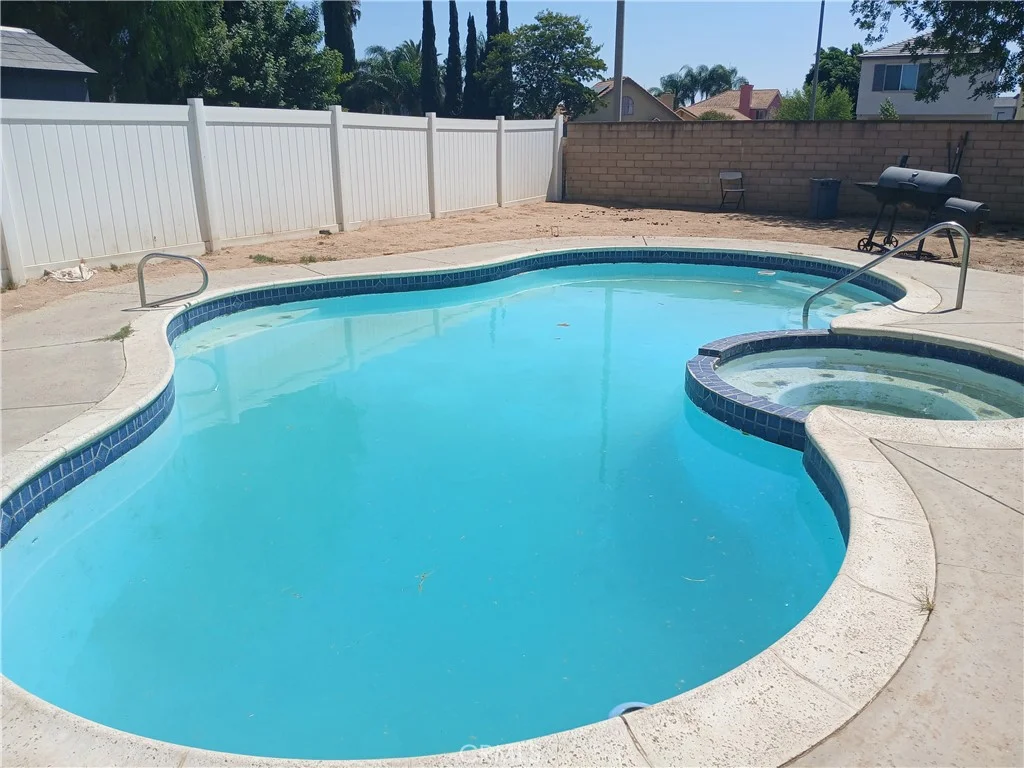 15990 Wedow Dr, Moreno Valley, CA 92551