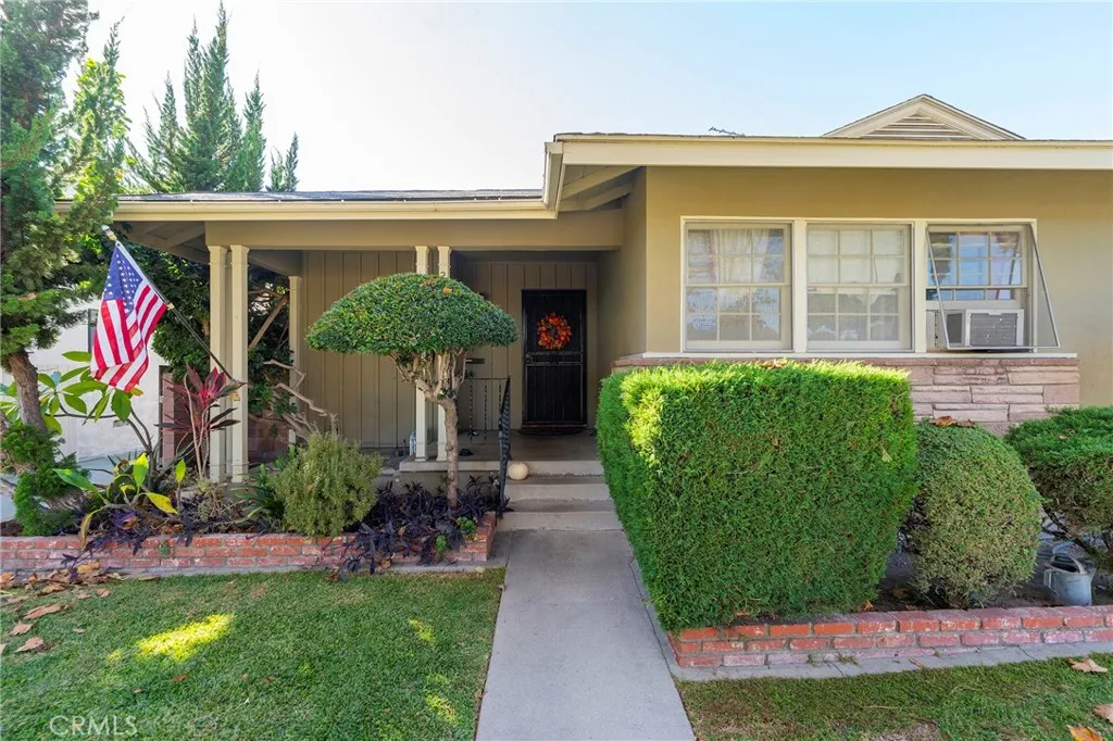 2659 Nipomo Avenue, Long Beach, CA 90815