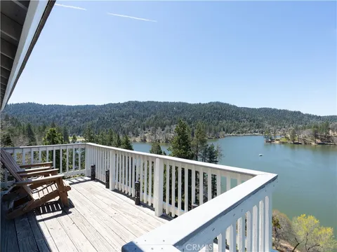 406 Delle Drive, Crestline, CA MLS: IG25075949