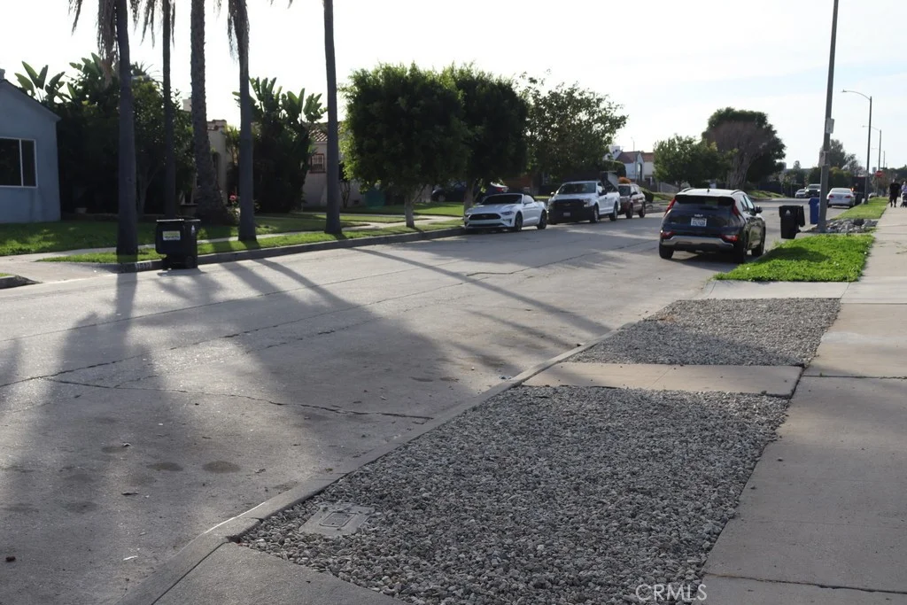 1917 W 74th St, Los Angeles, CA 90047
