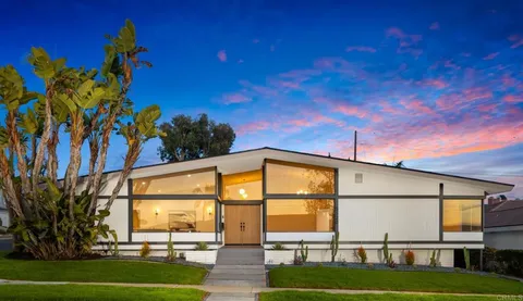 5120 Bedford Ave, Los Angeles, CA 90056 - MLS#: PTP2500507
