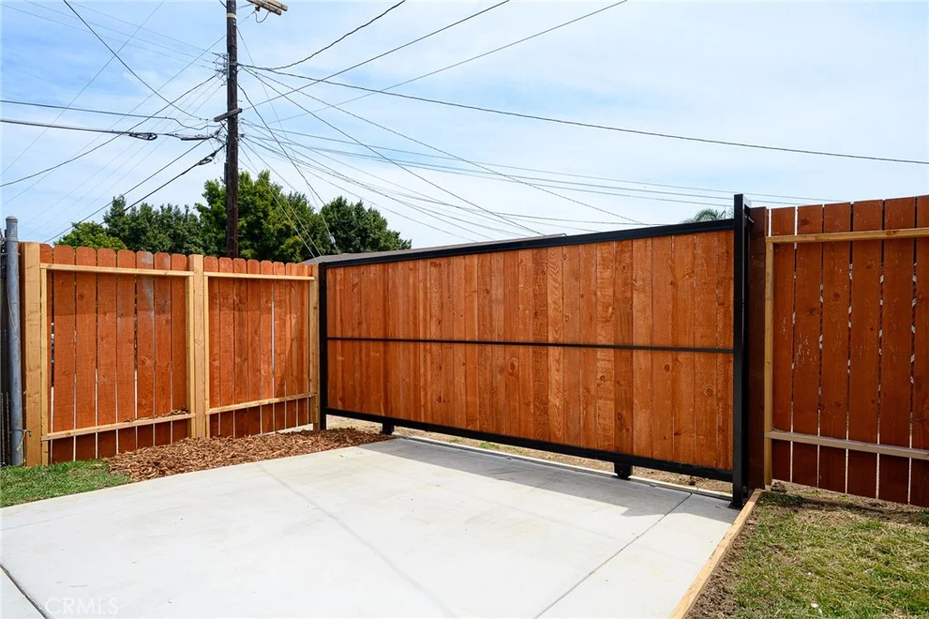 12126 Ainsworth St, Los Angeles, CA 90044