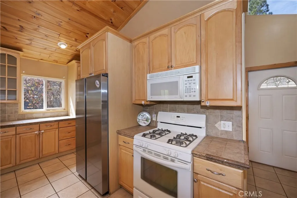Additional image 58 of 248 Whipple Dr, Big Bear City, CA 92314