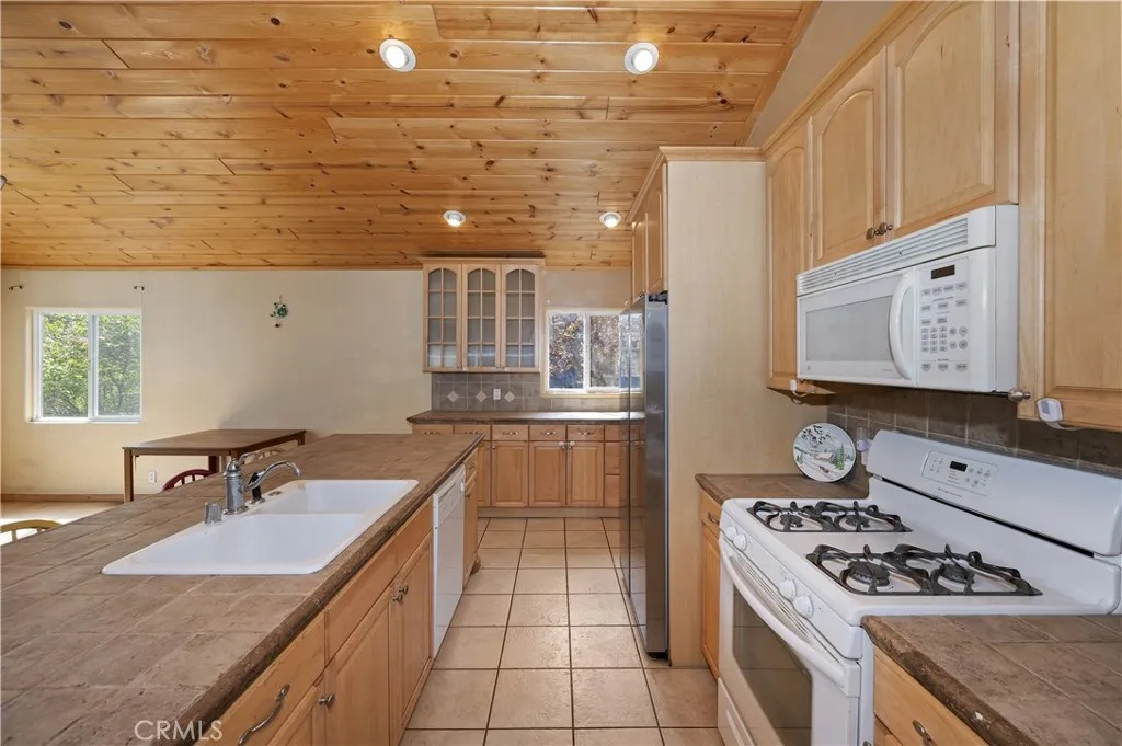 Additional image 56 of 248 Whipple Dr, Big Bear City, CA 92314