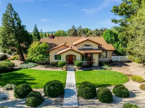 1725 Briarwood Place, Templeton, CA MLS: SC25081723