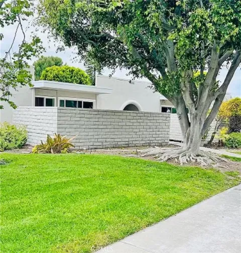 2328 Via Mariposa W Unit T, Laguna Woods, CA 92637 - MLS#: OC25086742