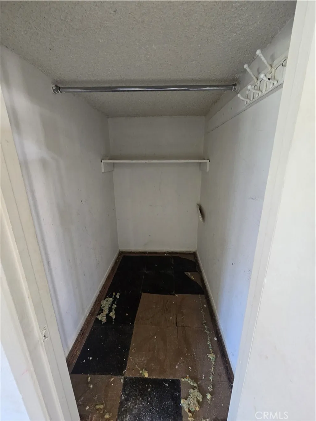 Additional image 16 of 700 W La Veta Ave Unit J6, Orange, CA 92868