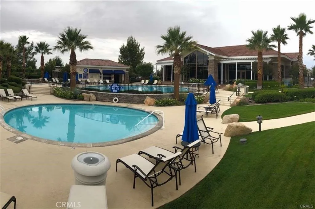 10397 Darby Rd, Apple Valley, CA 92308
