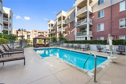 3740 Santa Rosalia Drive Unit 216, Los Angeles, CA MLS: SR25043189