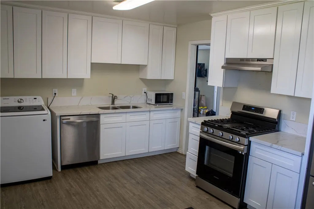 Additional image 10 of 45332 12th St W, Lancaster, CA 93534