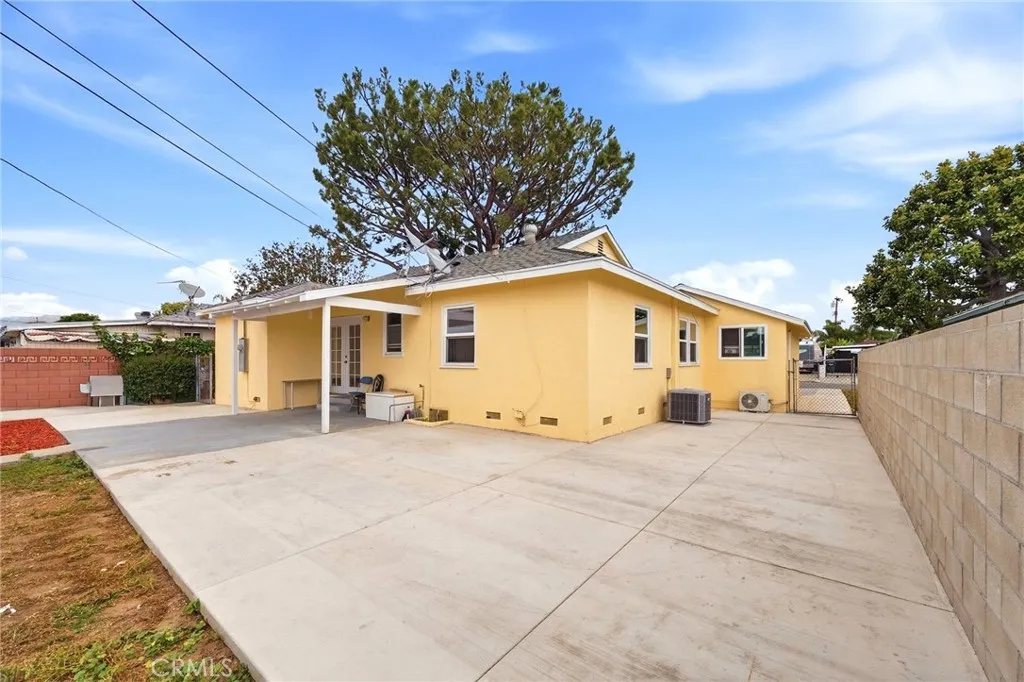 1113 N Calvados Ave, Covina, CA 91722