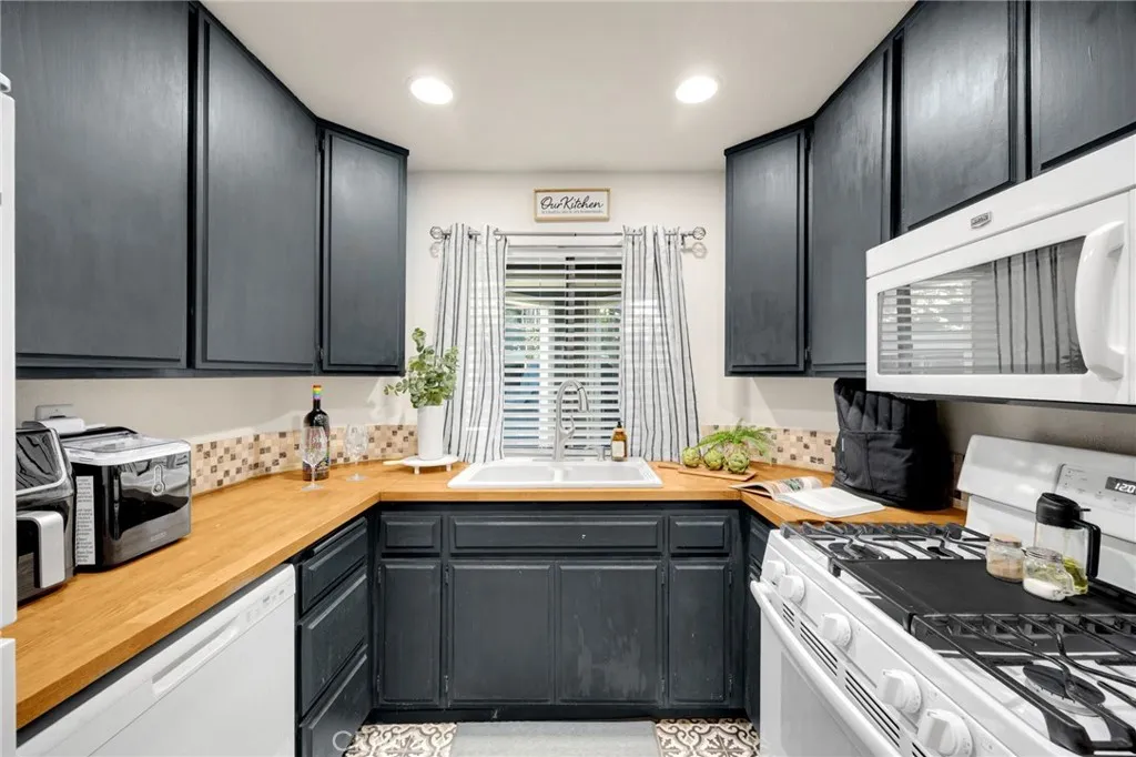 Additional image 31 of 7304 Quill Dr. Unit 182, Downey, CA 90242