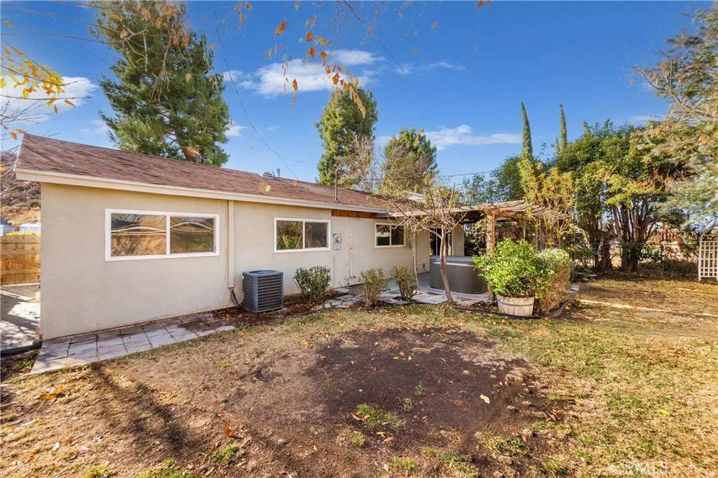 22327 Espuela Drive, Saugus, CA 91350