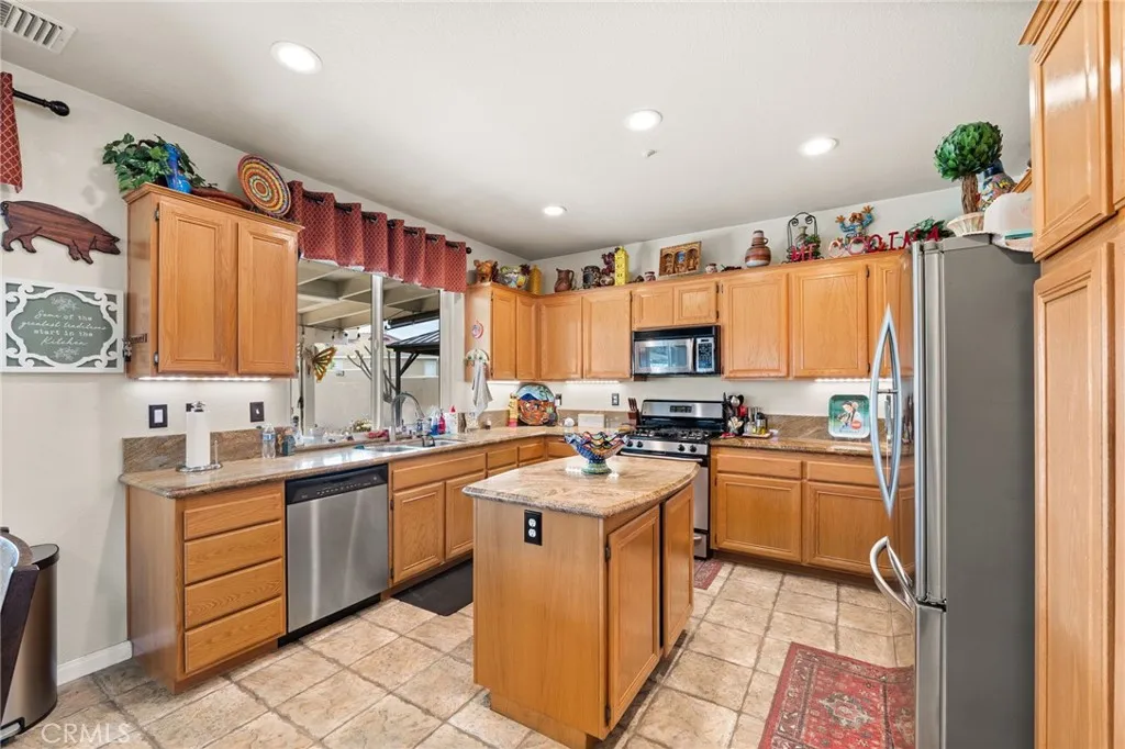 Additional image 16 of 15003 Elkhorn Drive, Fontana, CA 92336