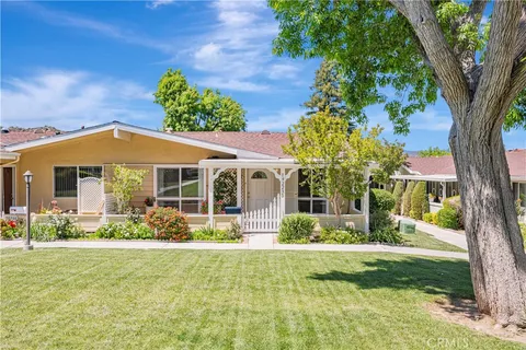 19223 Avenue Of The Oaks Unit D, Newhall, CA MLS: SR25103441