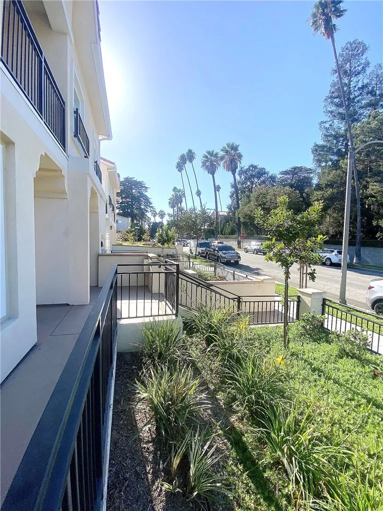 Additional image 50 of 300 Alhambra Road E Unit D, Alhambra, CA 91801
