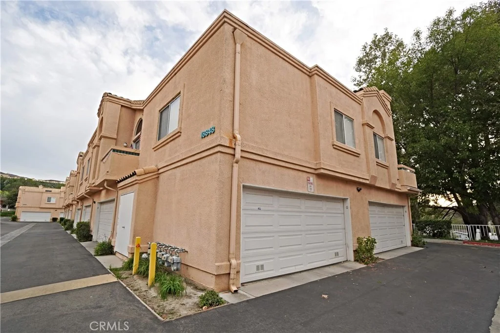 18848 Vista Del Canon Unit B, Newhall, CA 91321