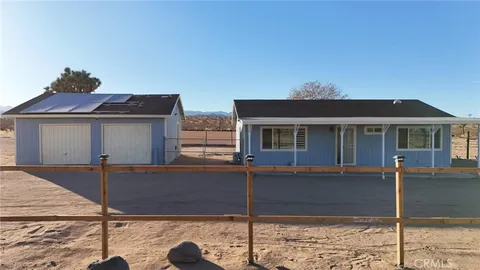 215 Hilton Avenue, Landers, CA MLS: TR25036453