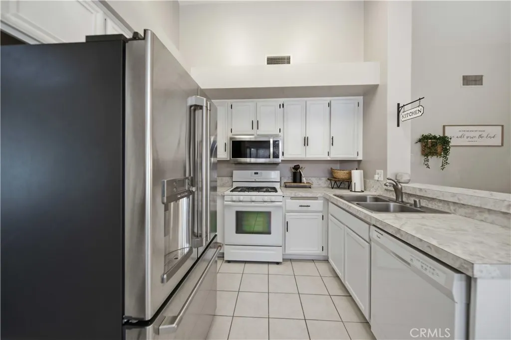 Additional image 16 of 2758 Sandstone Court, Palmdale, CA 93551