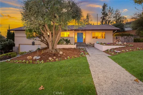 1935 Oakwood Avenue, Sierra Madre, CA 91024 - MLS#: AR25057016