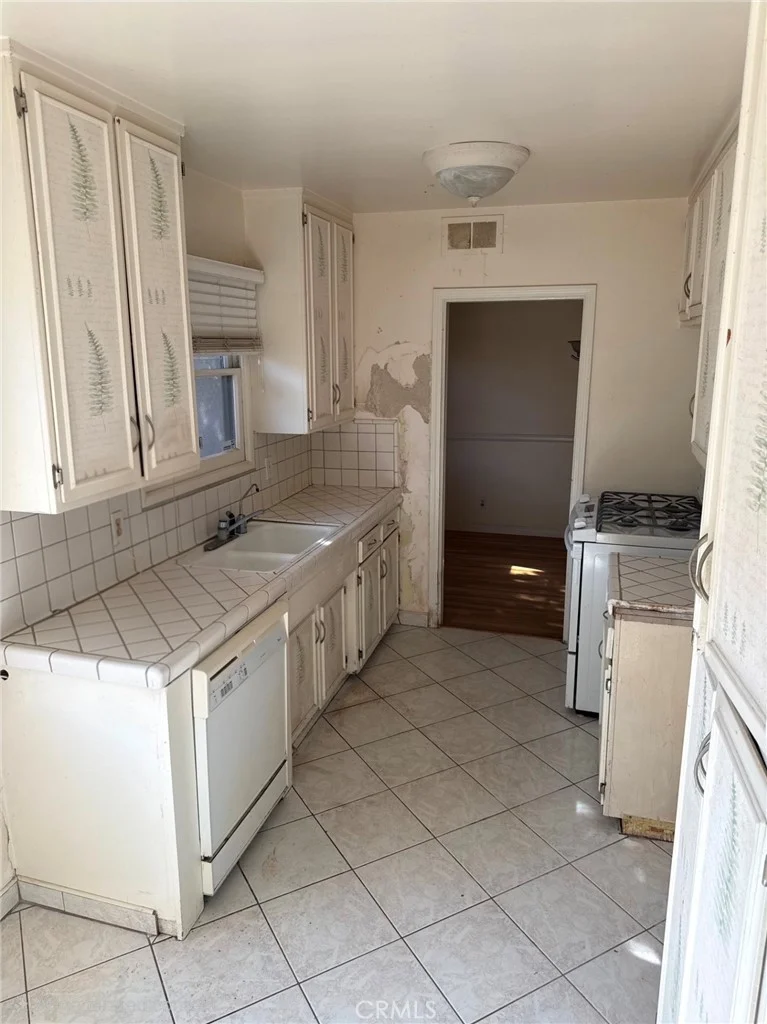 12072 Bluebell Ave, Garden Grove, CA 92840